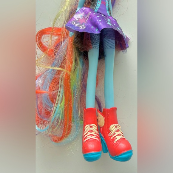 My Little Pony Equestria Girls Rainbow Dash Doll with Extra Long Hair - Picture 3 of 10